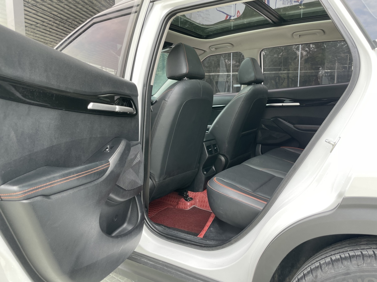 Kia Seltos 2023 imagen de coche #19