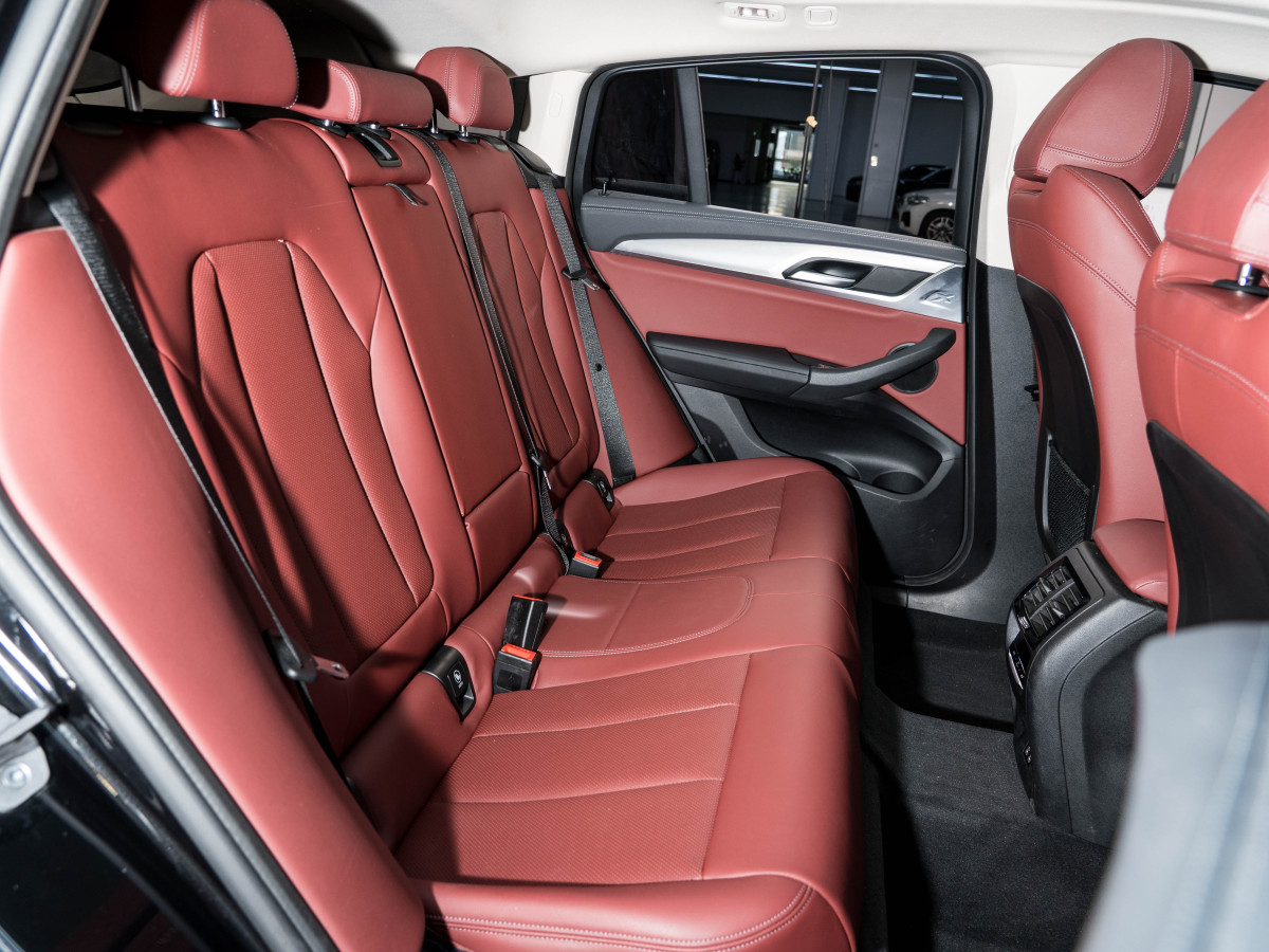 BMW X4 2021 immagine di auto #19