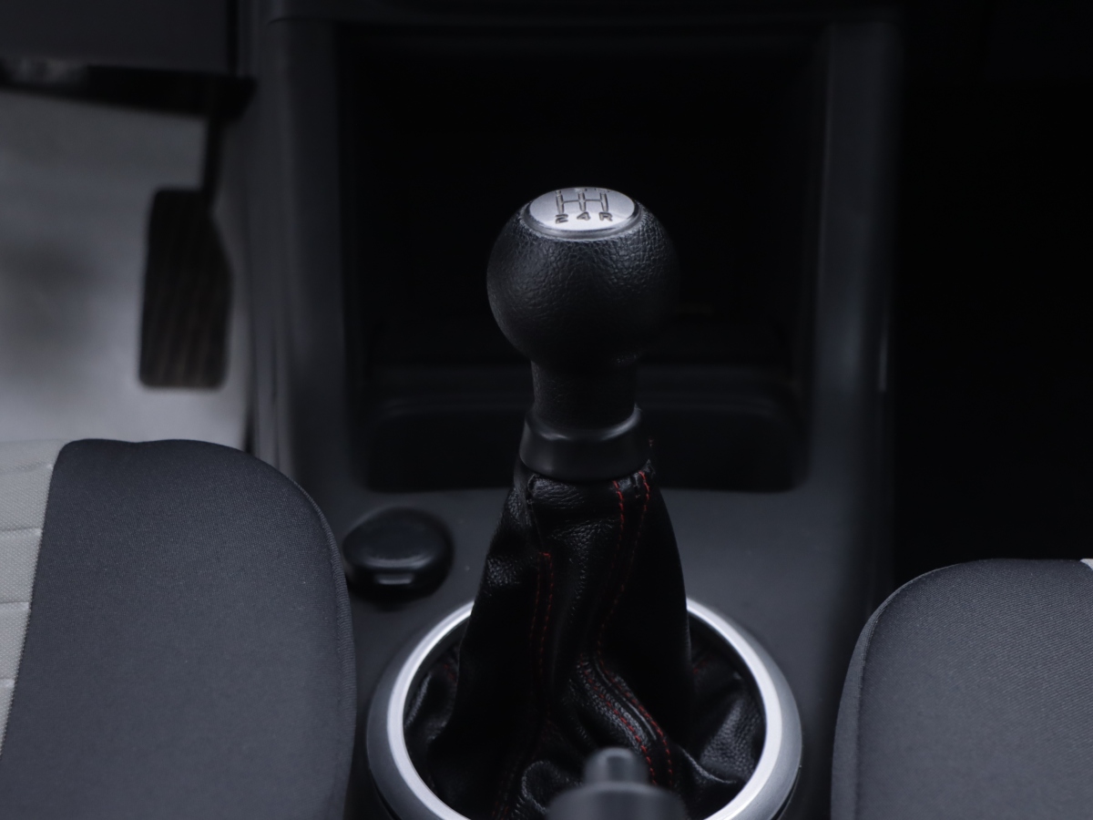 Suzuki Swift 2016 #19 Suzuki Swift 2016 car image #19