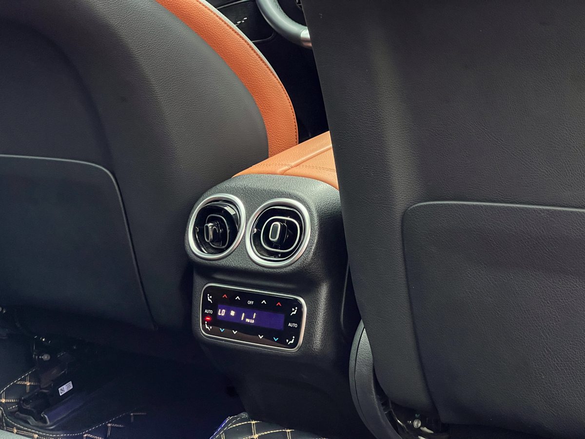 Mercedes-Benz GLC Class 2025 car image #19