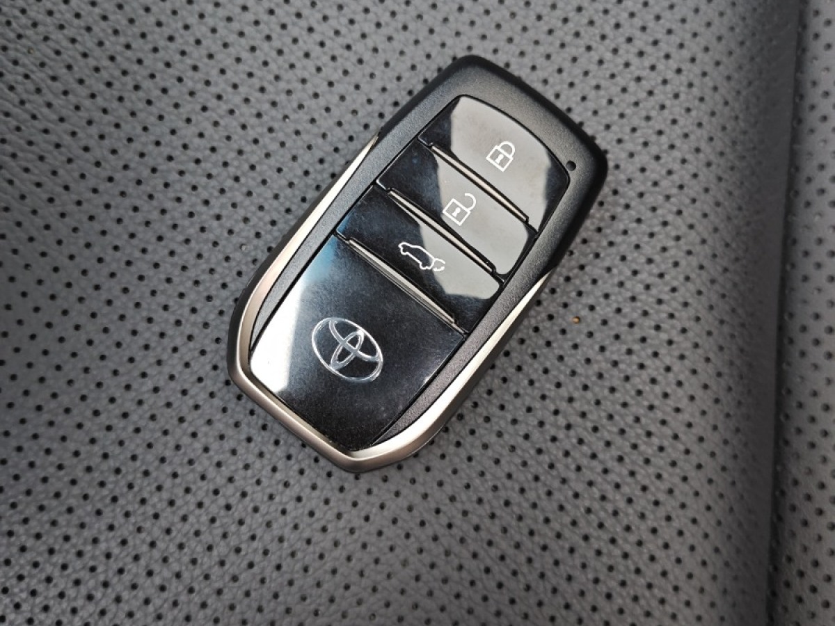 Toyota Venza 2023 car image #19