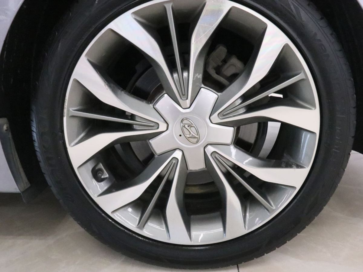 Hyundai Sonata 2015 immagine di auto #19