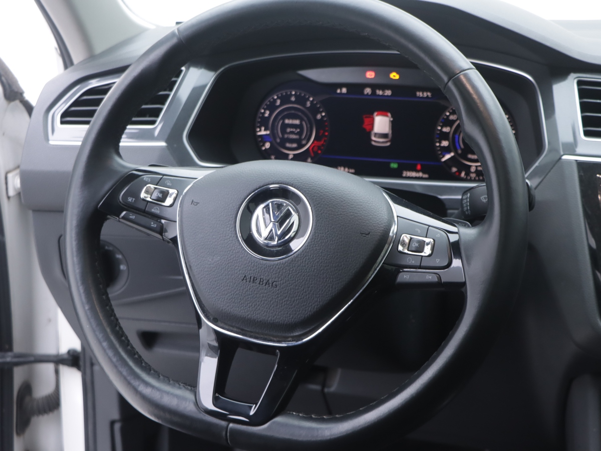 Volkswagen Tiguan X 2018 car image #19