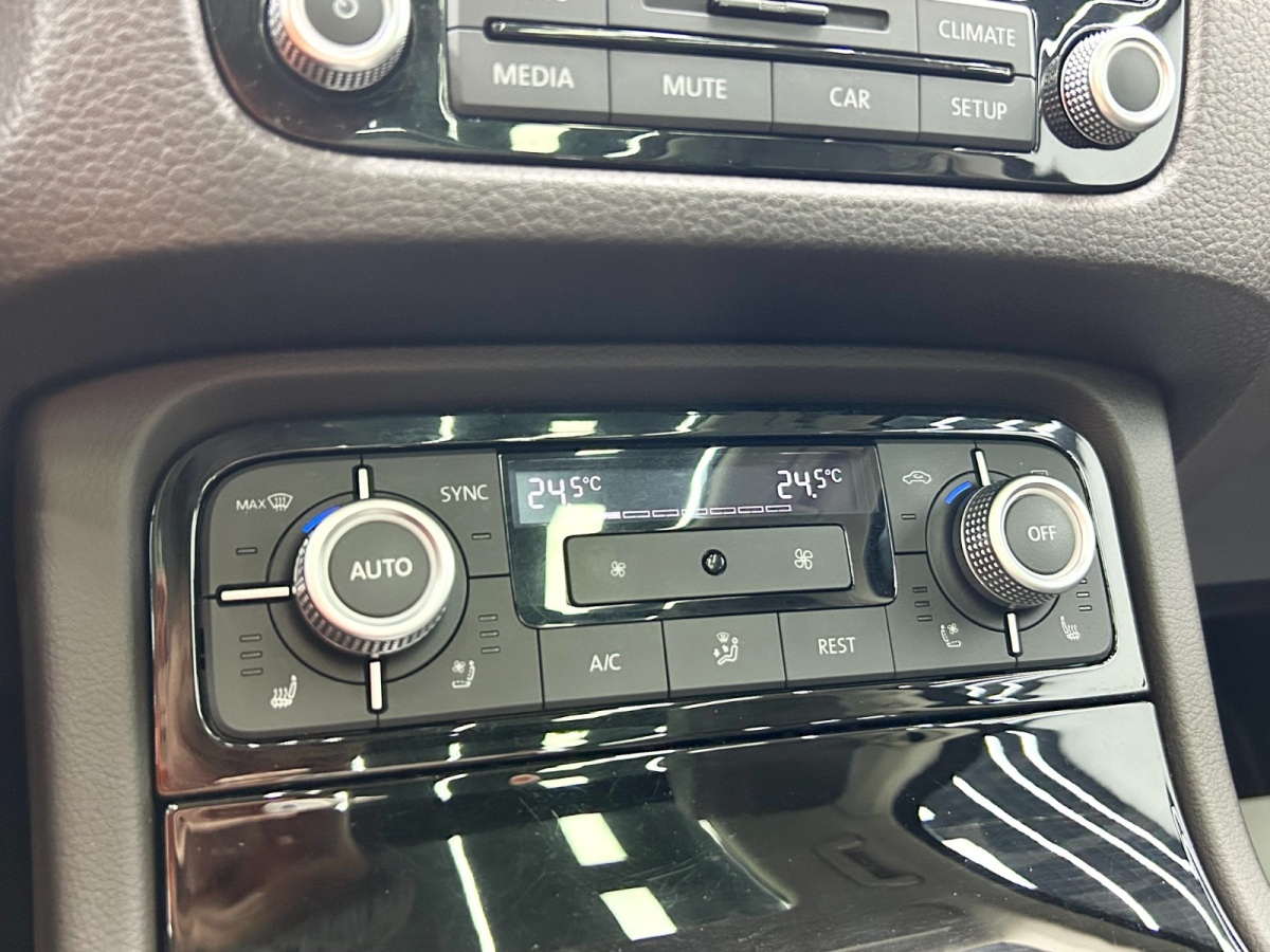 Volkswagen Touareg 2017 immagine di auto #19