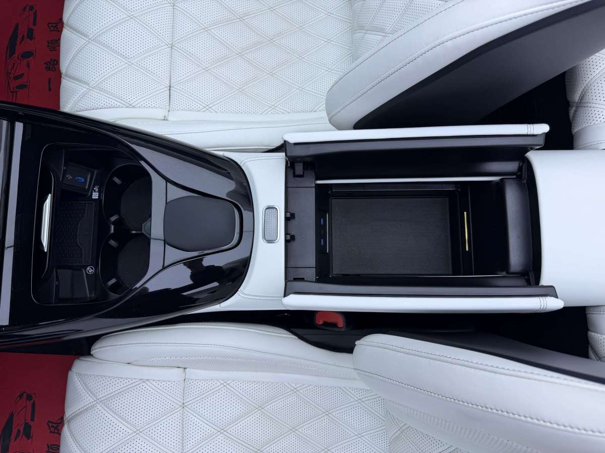 Mercedes-Benz 2024 car image #19