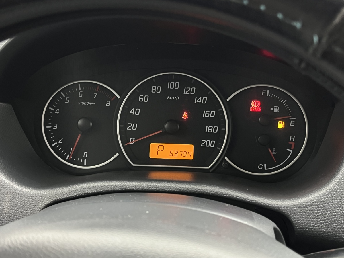 Suzuki Swift 2016 car image #19