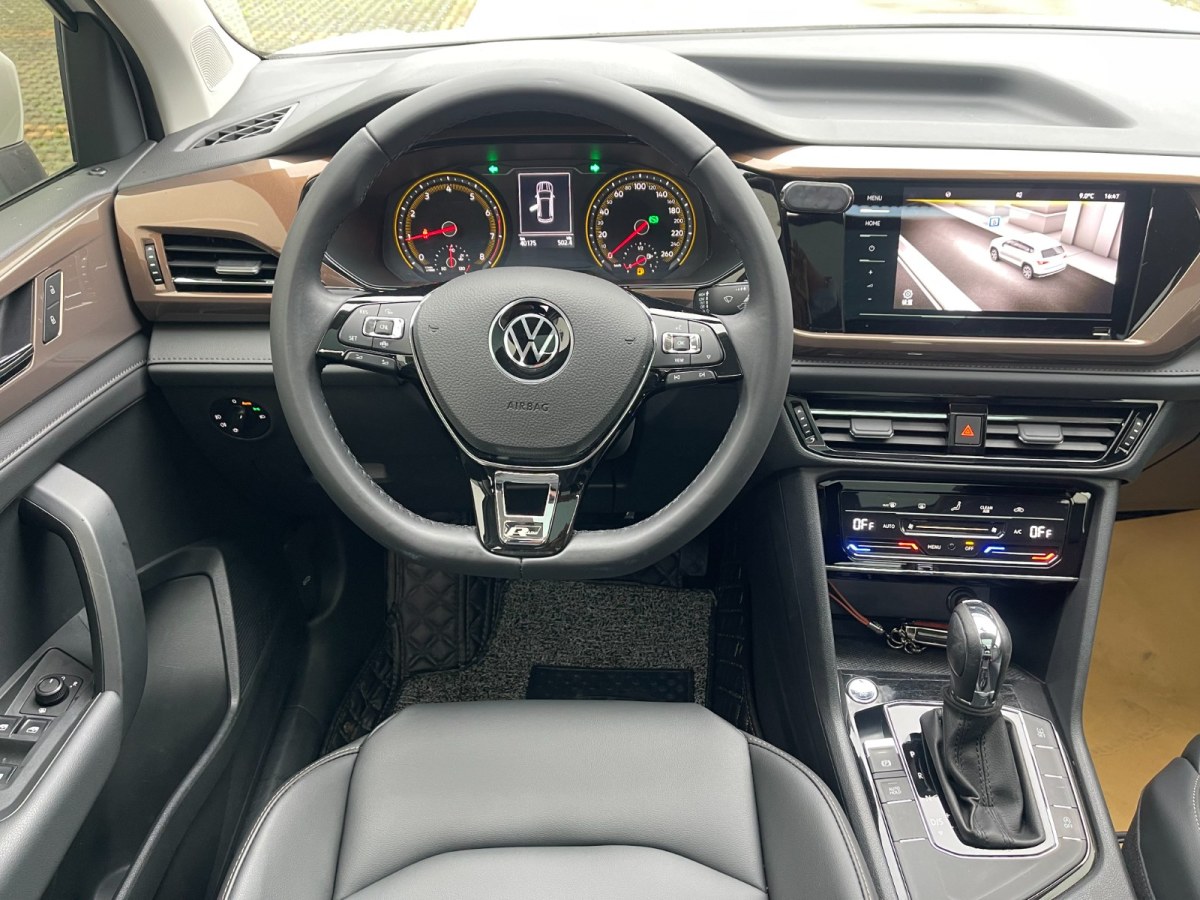 Volkswagen Tharu 2020 car image #19