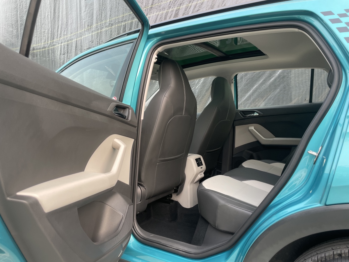 Volkswagen T-Cross 2022 #19 Volkswagen T-Cross 2022 car image #19