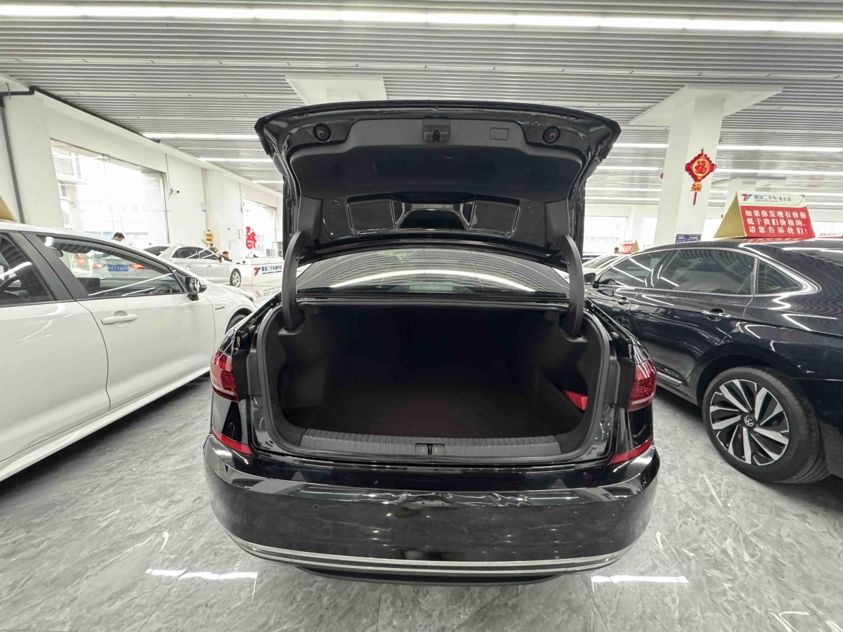 Volkswagen Passat 2023 صورة سيارة #19