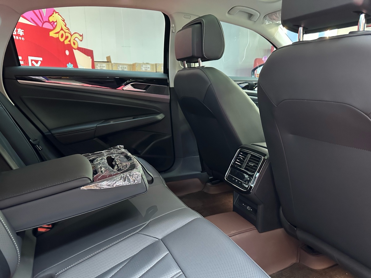 Volkswagen Passat 2026 صورة سيارة #19