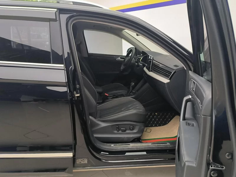 Volkswagen Tiguan L 2021 car image #19