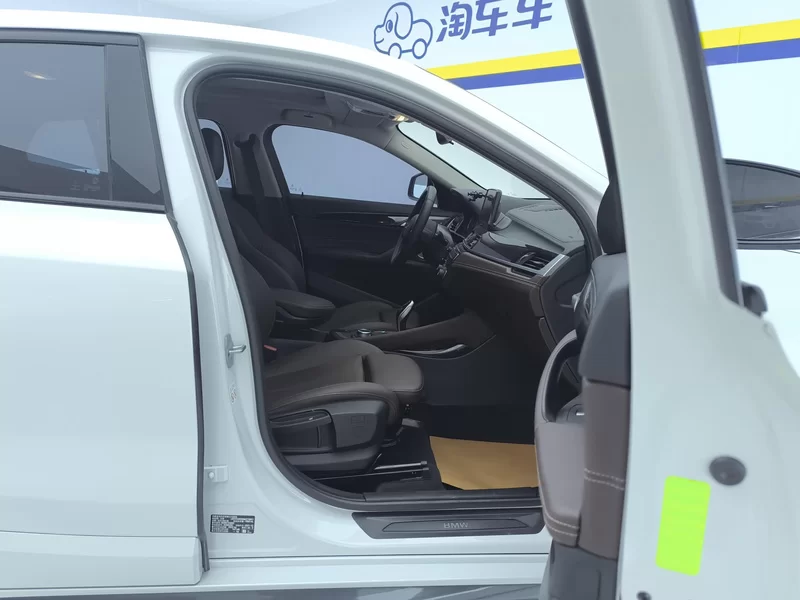 BMW X2 2021 car image #19