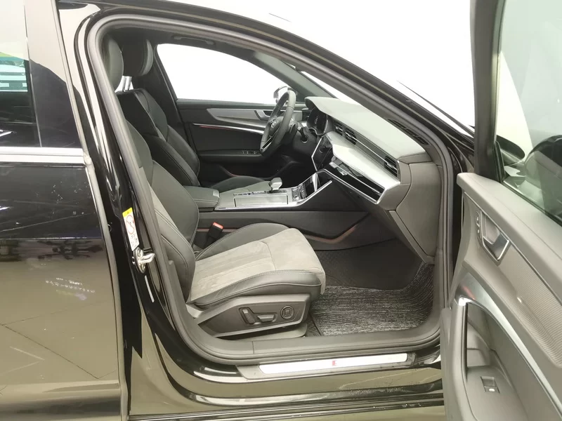 Audi A6 2021 car image #19