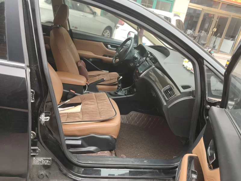 Great Wall C50 2016 car image #19