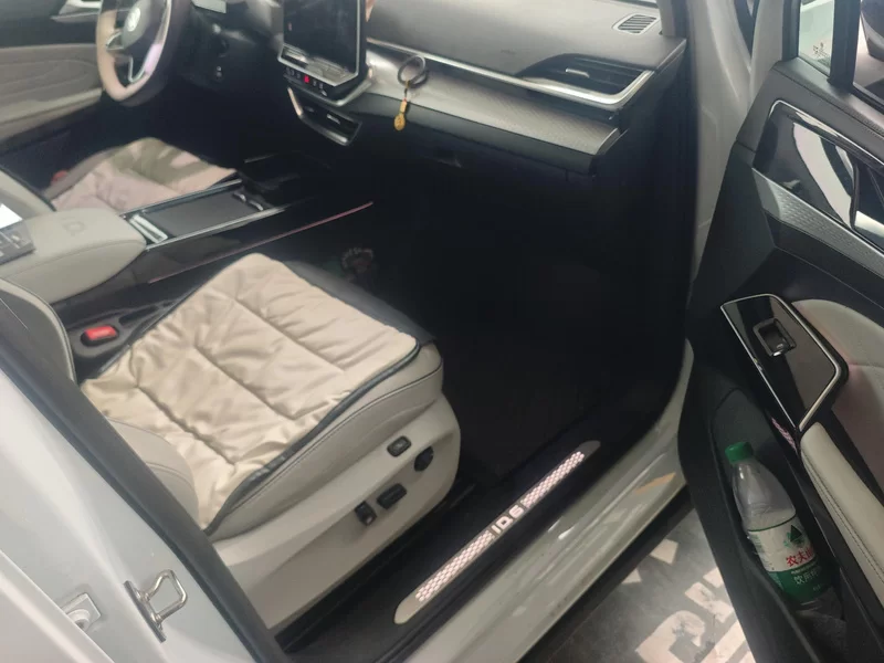 Volkswagen ID.6 X 2023 #19 Volkswagen ID.6 X 2023 immagine di auto #19