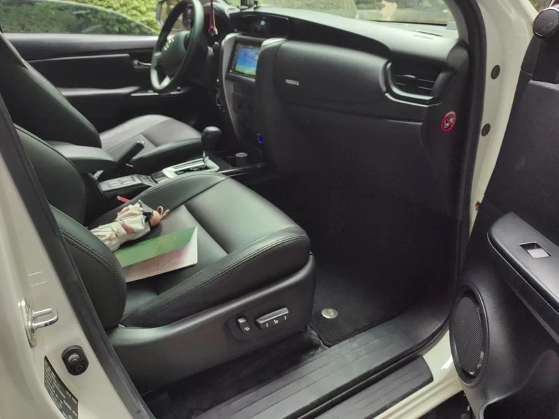 Toyota Fortuner 2018 car image #19