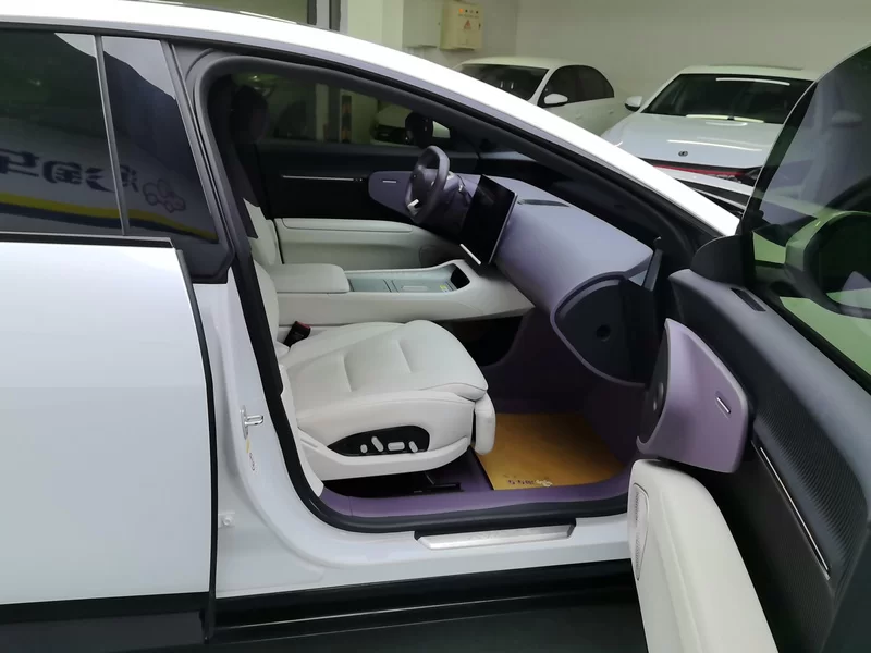 Avatr 12 2024 car image #19