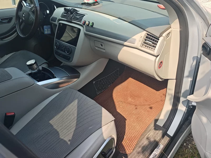 Mercedes-Benz R Class 2013 car image #19