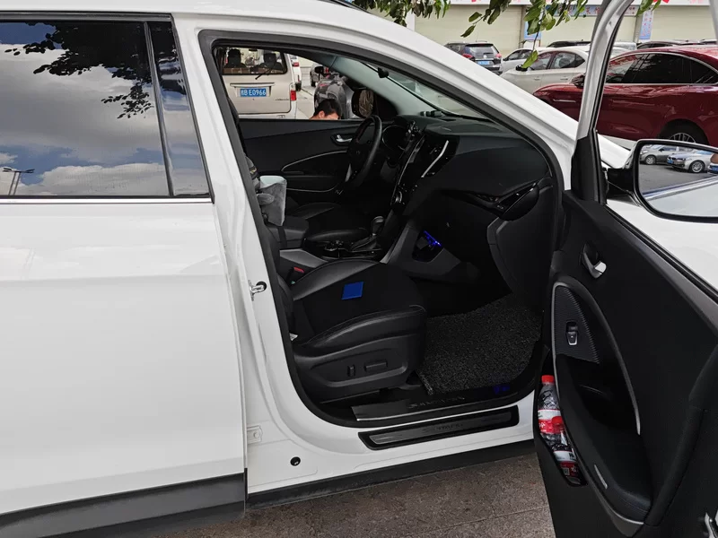 Hyundai Grand Santa Fe 2014 #19 Hyundai Grand Santa Fe 2014 car image #19