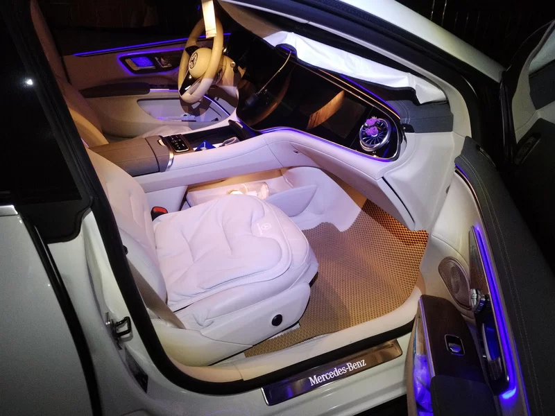 Mercedes-Benz EQS Class 2022 immagine di auto #19