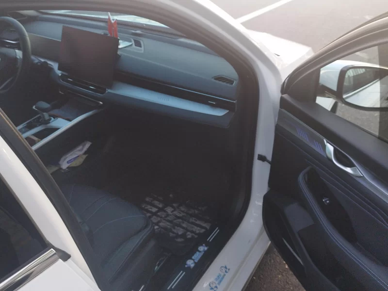 GEELY PrefaceL 2024 car image #19