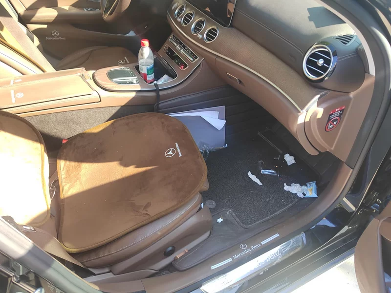 Mercedes-Benz E Class New Energy 2021 car image #19