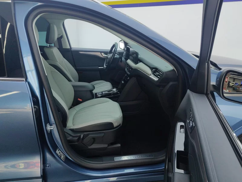 Ford Escape 2021 изображение автомобиля #19