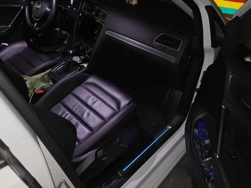 Volkswagen Golf Pure Electric 2018 car image #19