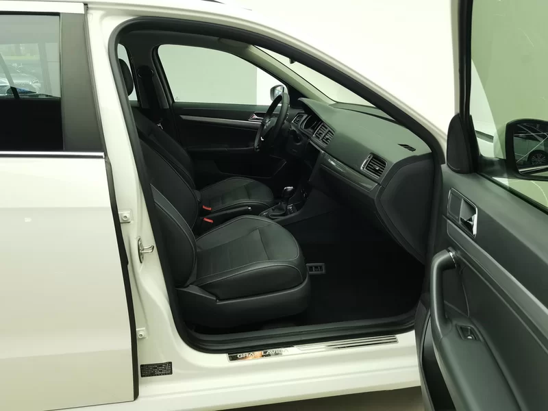 Volkswagen Gran Lavida 2018 immagine di auto #19