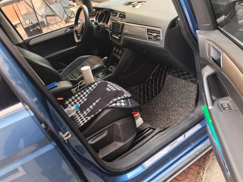 Volkswagen Touran 2018 car image #19