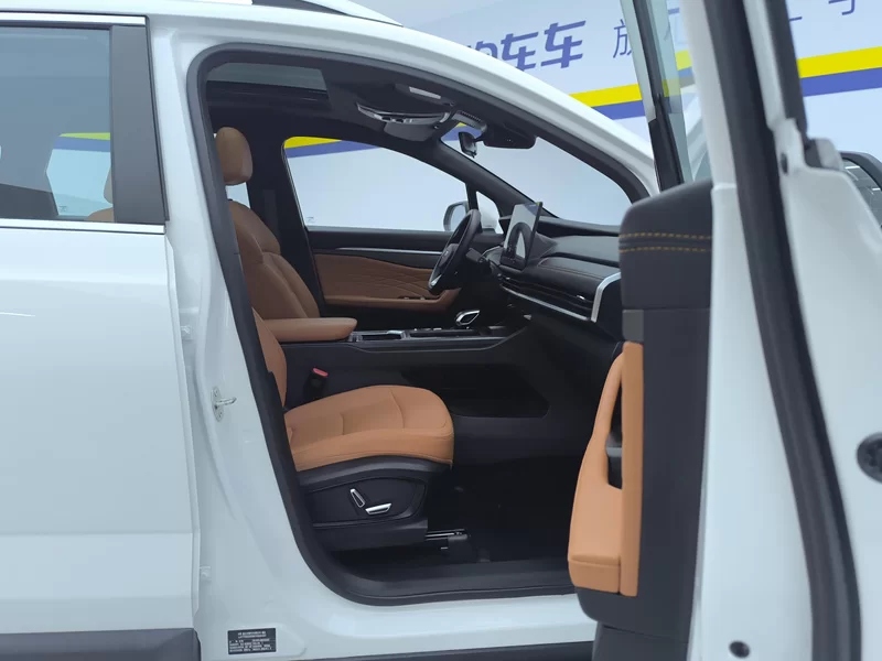 GEELY Okavango 2024 car image #19