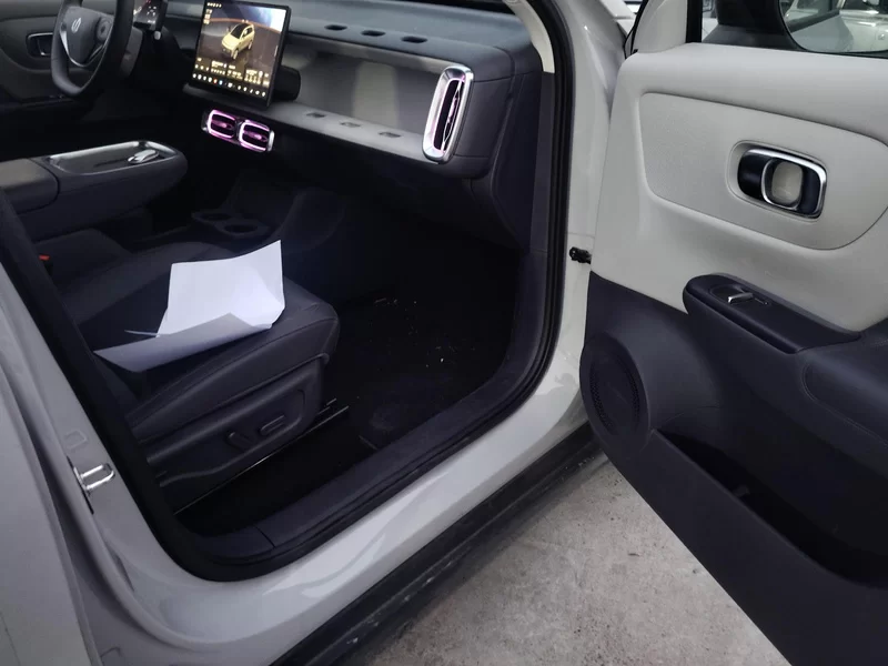 零跑汽车 零跑B10 2025 汽车图片 #19