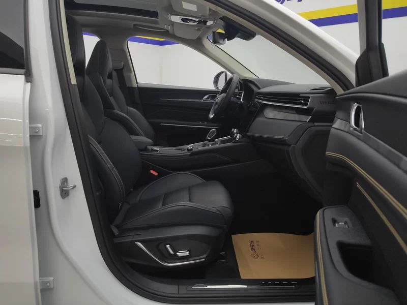 Lynk & Co 01 2024 car image #19