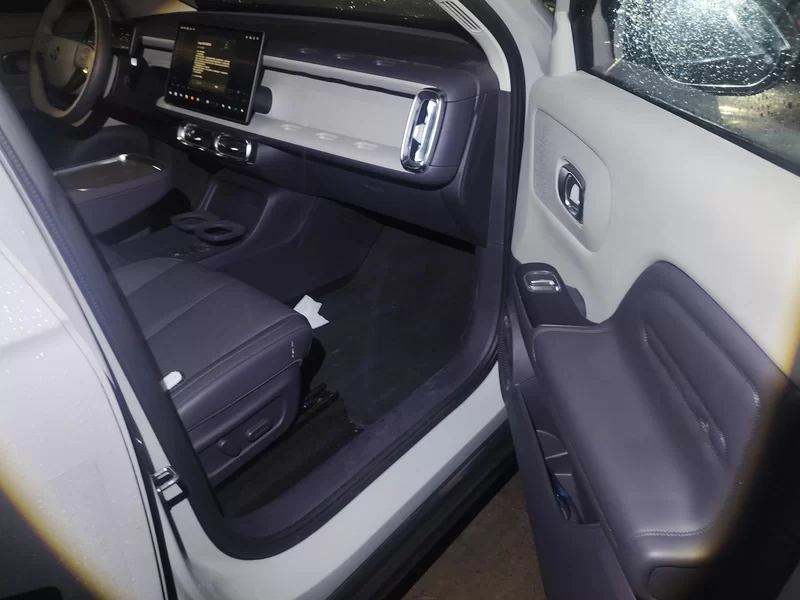 零跑汽车 零跑B10 2025 汽车图片 #19