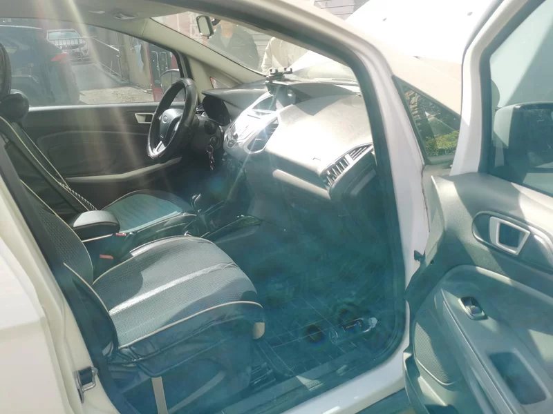 Ford EcoSport 2015 изображение автомобиля #19