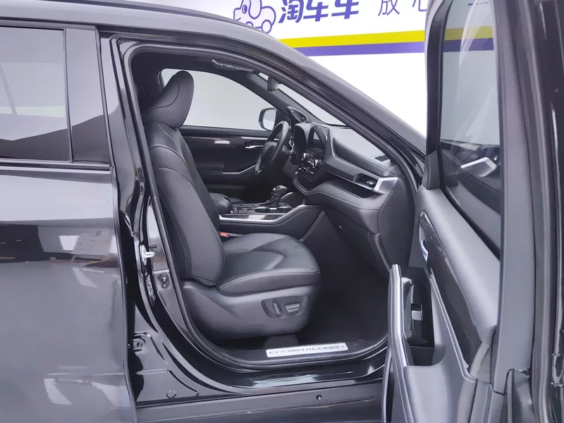 Toyota Crown Kluger 2023 car image #19