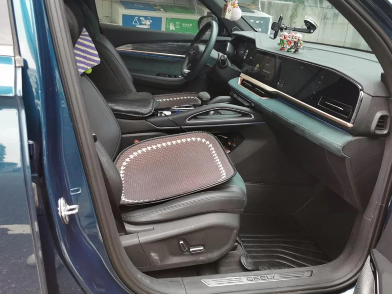 GEELY Monjaro MHEV 2023 car image #19