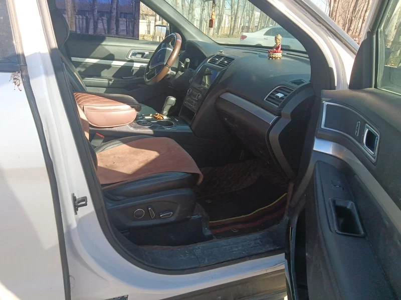 Ford Explorer (Imported) 2018 car image #19