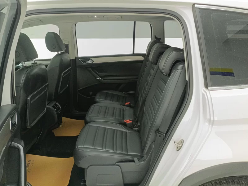 Volkswagen Touran 2021 immagine di auto #19