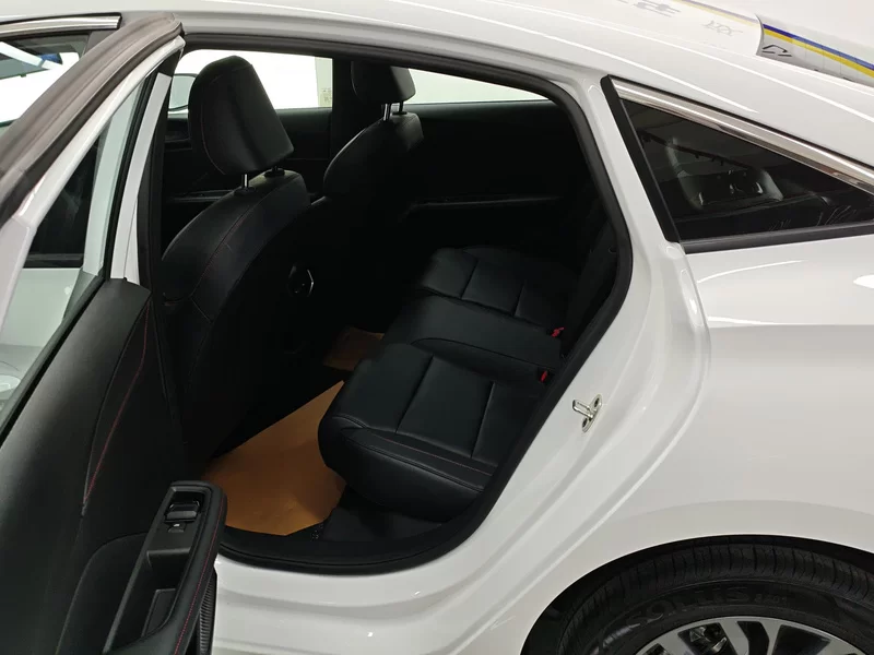 5 2025 car image #19