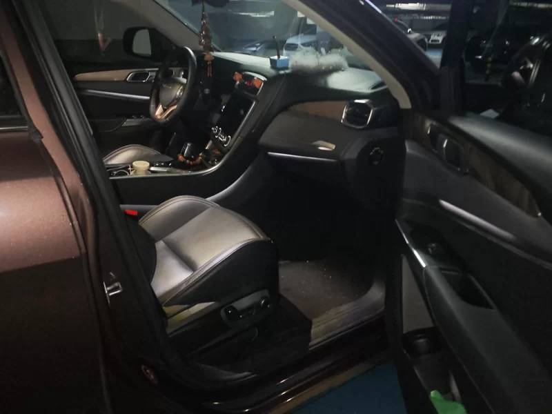 Lynk & Co 01 2018 car image #19