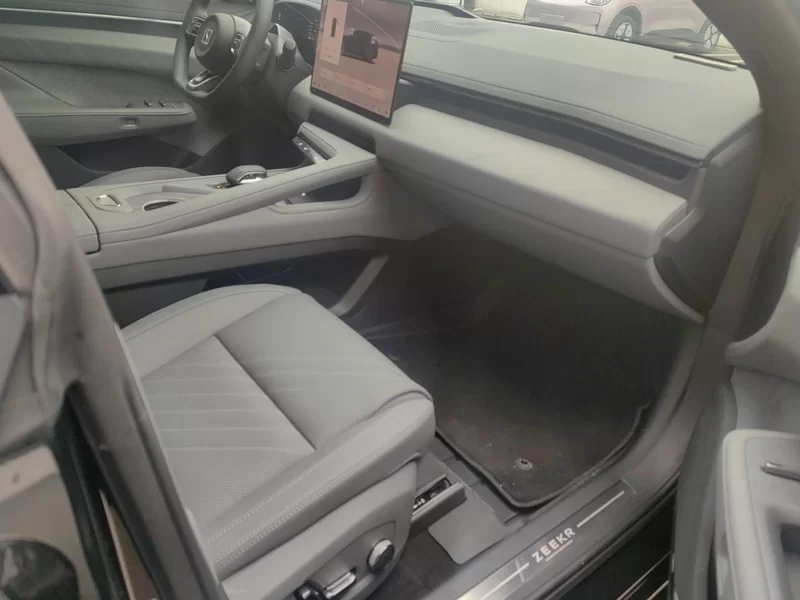 Zeekr 2025 car image #19