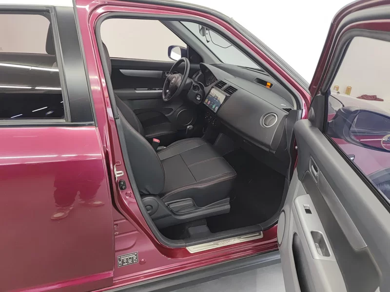 Suzuki Swift 2018 car image #19