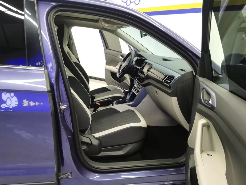 Volkswagen T-Cross 2019 car image #19