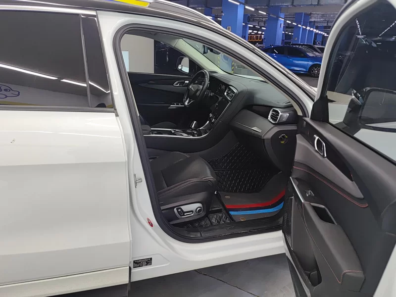 Lynk & Co 01 2019 #19 Lynk & Co 01 2019 car image #19
