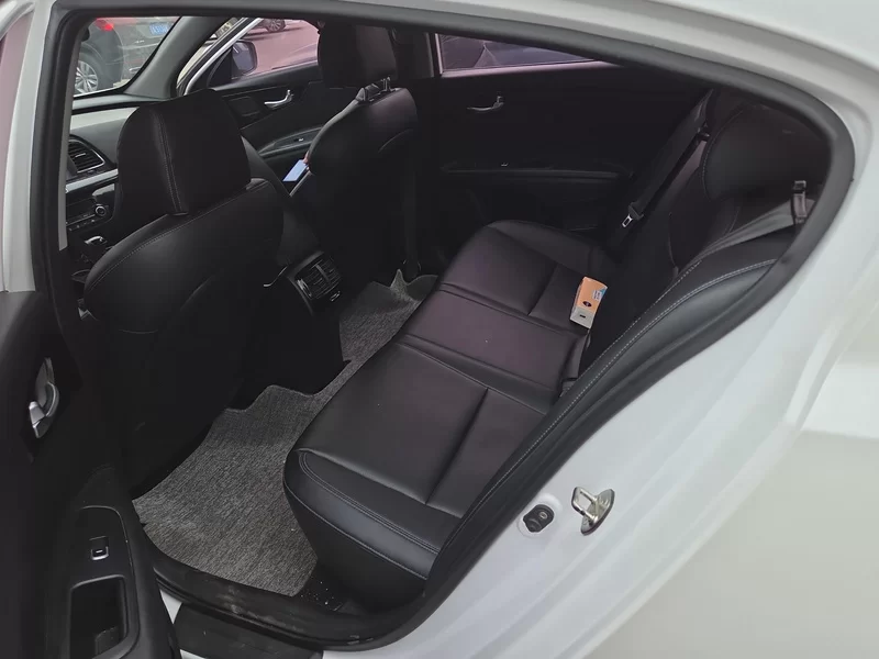 起亚 起亚K4 2015 汽车图片 #19