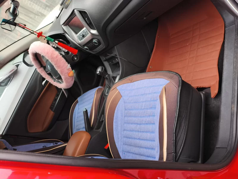 MG GT 2016 car image #19