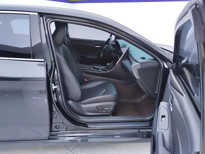 Toyota Avalon 2023 car image #19