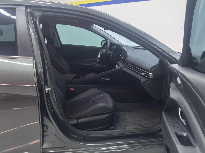 Hyundai Elantra 2024 car image #19