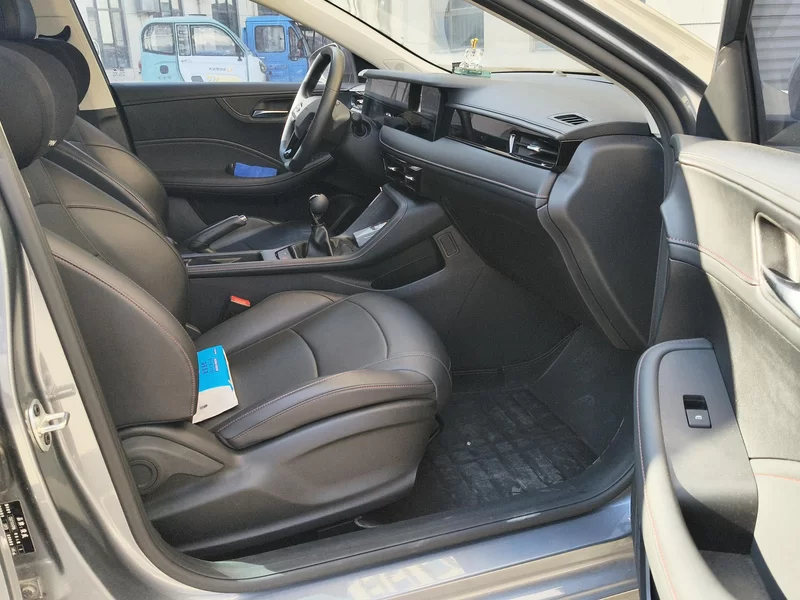 Roewe i5 2023 car image #19